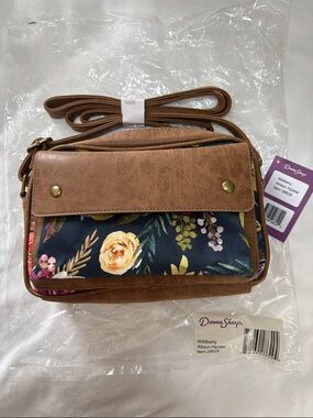 NWT Donna Sharp Wildberry Floral Allison Hipster Crossbody Bag